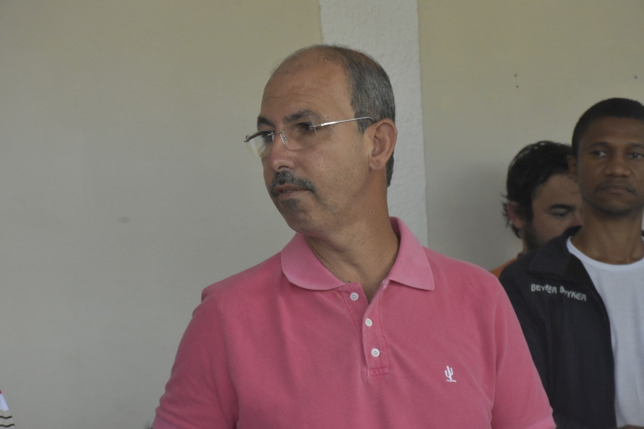 Camacã: Prefeito Oziel reassume o mandato
